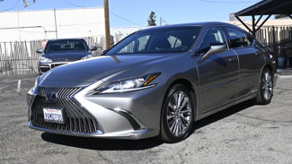 Used 2019 Lexus ES 300h image 1