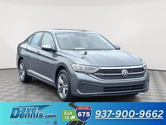 Used 2024 Volkswagen Jetta SE image 1