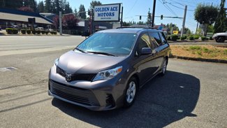Used 2020 Toyota Sienna LE image 1