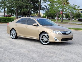 Used 2012 Toyota Camry LE image 1