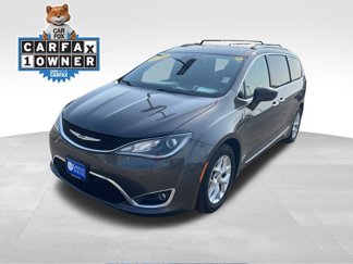 Used 2020 Chrysler Pacifica Touring-L image 1