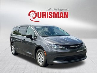 Used 2023 Chrysler Voyager LX image 1