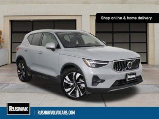 Certified 2025 Volvo XC40 B5 Plus image 1