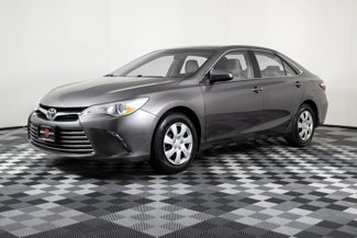 Used 2015 Toyota Camry LE image 1