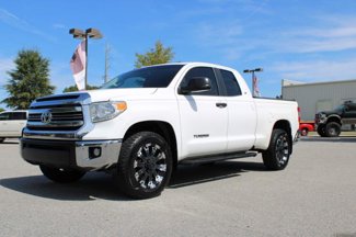 Used 2017 Toyota Tundra SR image 1
