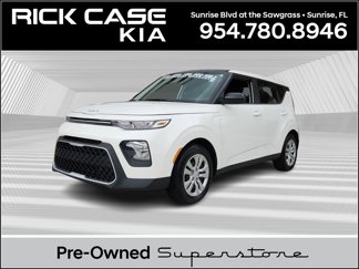 Certified 2022 Kia Soul LX image 1