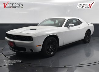 Used 2023 Dodge Challenger SXT image 1