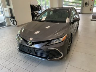 Used 2022 Toyota Camry XLE image 1