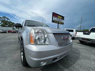 Used 2012 GMC Yukon XL Denali image 1