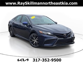 Used 2021 Toyota Camry SE image 1