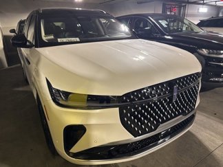 Used 2024 Lincoln Nautilus Reserve w/ Equipment Group 203A image 1