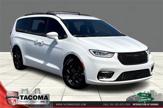 Used 2021 Chrysler Pacifica Touring-L w/ Uconnect Theater Family Group image 1