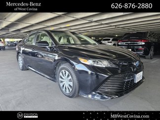 Used 2018 Toyota Camry LE image 1
