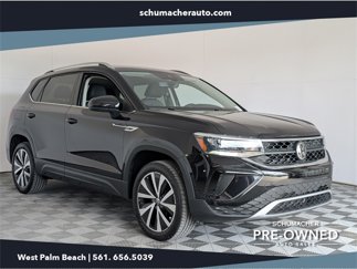 Used 2023 Volkswagen Taos SE image 1