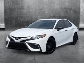 Used 2022 Toyota Camry SE image 1