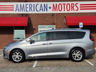Used 2020 Chrysler Pacifica Limited image 1