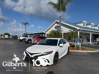 Used 2020 Toyota Camry SE image 1