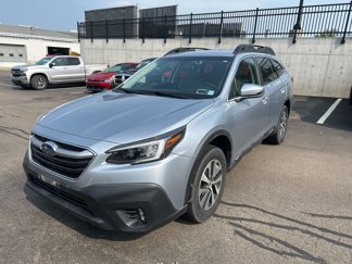 Used 2020 Subaru Outback Premium image 1