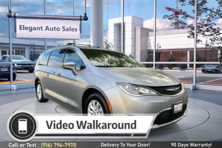 Used 2018 Chrysler Pacifica Touring-L image 1