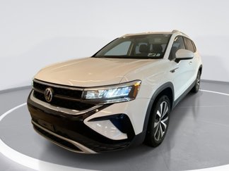 Used 2022 Volkswagen Taos SE image 1