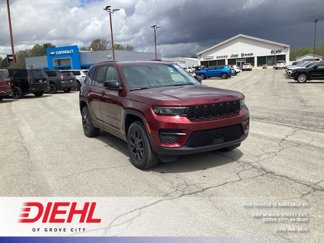 New 2025 Jeep Grand Cherokee Altitude image 1