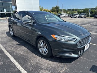 Used 2015 Ford Fusion SE image 1