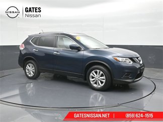 Used 2016 Nissan Rogue SV image 1