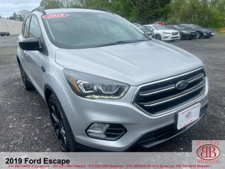 Used 2019 Ford Escape SE image 1