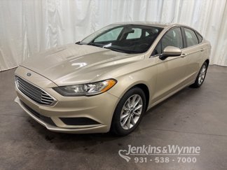Used 2017 Ford Fusion SE image 1