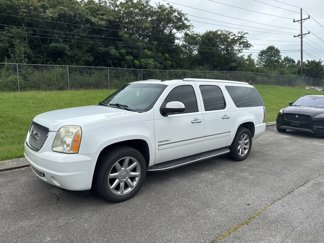 Used 2011 GMC Yukon XL Denali image 1