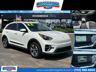 Used 2022 Kia Niro EX image 1