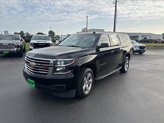 Used 2017 Chevrolet Suburban LT image 1