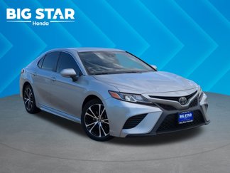 Used 2018 Toyota Camry SE w/ Convenience Package image 1