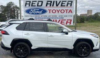 Used 2024 Toyota RAV4 SE image 1
