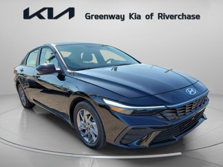 Used 2024 Hyundai Elantra Blue image 1