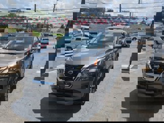 Used 2023 Nissan Rogue SV image 1