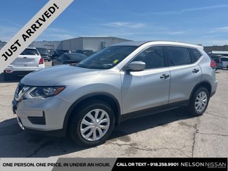 Used 2017 Nissan Rogue S image 1