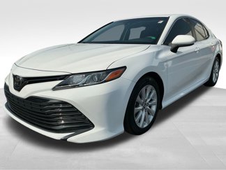 Used 2018 Toyota Camry L image 1