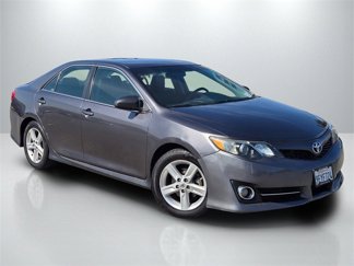 Used 2014 Toyota Camry SE image 1