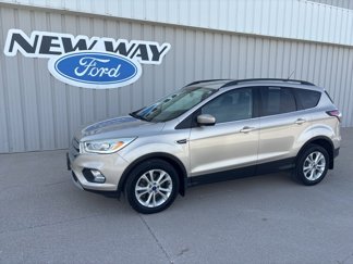 Used 2017 Ford Escape SE w/ Equipment Group 201A image 1