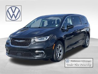 Used 2024 Chrysler Pacifica Limited image 1