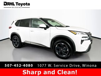Used 2024 Nissan Rogue SV image 1