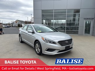 Used 2017 Hyundai Sonata SE image 1