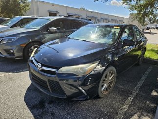 Used 2015 Toyota Camry SE image 1