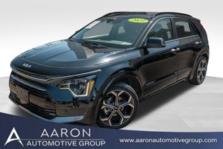 Used 2023 Kia Niro SX Touring image 1