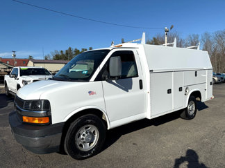 Used 2017 Chevrolet Express 3500 image 1