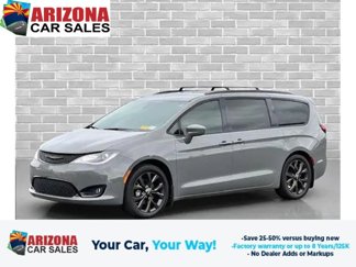 Used 2020 Chrysler Pacifica Touring image 1
