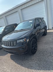Used 2020 Jeep Grand Cherokee Altitude image 1