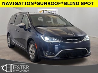 Used 2018 Chrysler Pacifica Limited image 1
