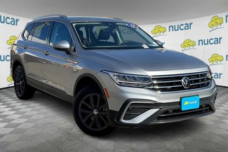 Used 2022 Volkswagen Tiguan SE w/ Panoramic Sunroof Package image 1